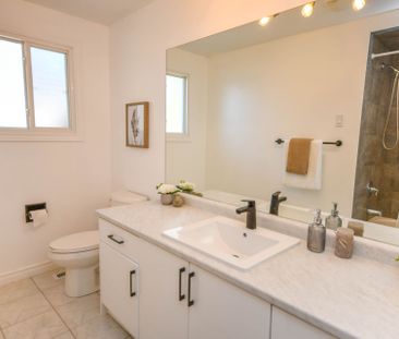 For Lease - 197 Browning Trail Unit# Upper Unit, Barrie, Ontario - Photo 3