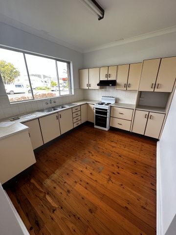 2/8 Storey Street, OAK FLATS NSW 2529 - Photo 5