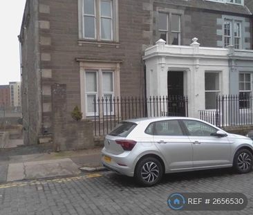 3 bedroom flat to rent - Photo 4