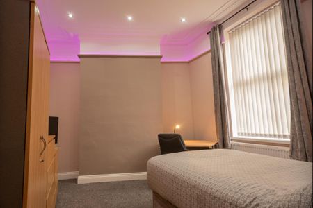 3 bedroom semi-detached house to rent - Photo 5