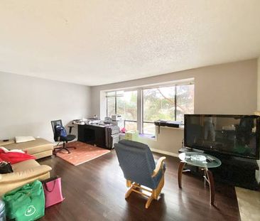 Spacious 2 bedroom + 2 bath suite next to Richmond Centre & Minoru!! - Photo 4