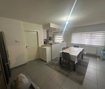 Ruim appartement met 2 slaapkamers en garage - Photo 3