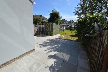 3 bedroom semi-detached house to rent - Photo 3