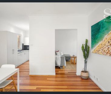 Fresh & Bright Hamilton South Duplex - Photo 3