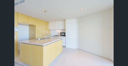 Stunning Waterfront Apartment in Jacksons Landing - Photo 3