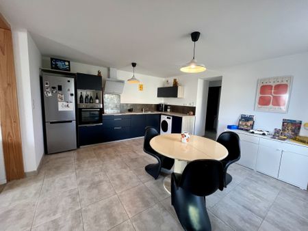 Location Appartement 3 pièces 56m² LUC LA PRIMAUBE 12450 - Photo 5