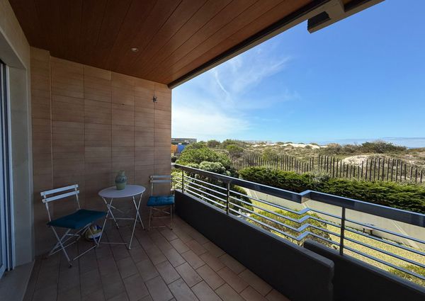 T2 na 1º linha da Praia da Barra com terraço vista mar!