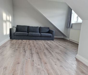 Loft Apartment – Central Harrow - Photo 2