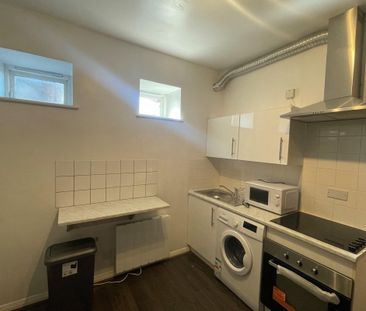 Main Street - Photo 4