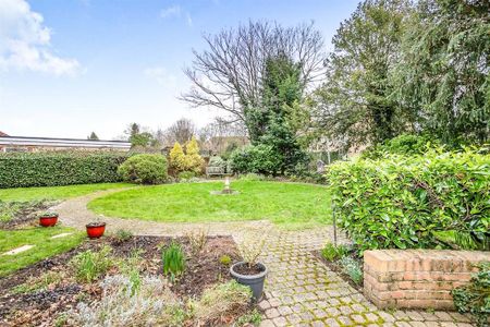 1 bedroom retirement property to rent - Photo 2