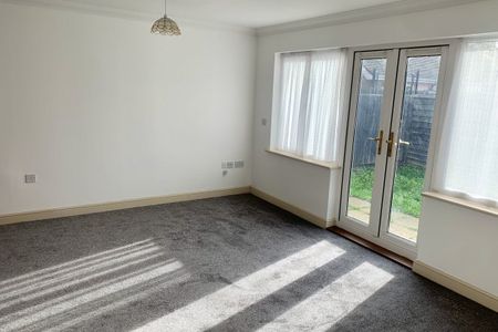 White Horse Gardens, MARCH - Photo 2