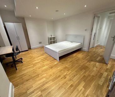 Room in a Shared House, Athenlay Road, SE15 - Photo 2