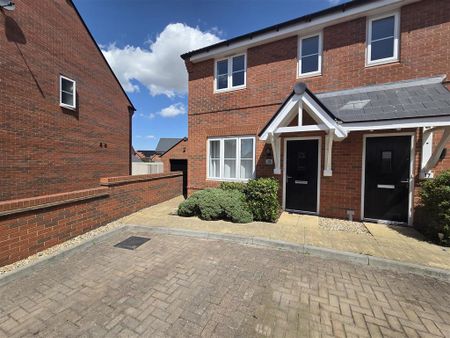 2 bedroom semi-detached house to rent - Photo 2