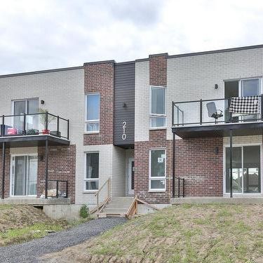 Magnifique 6 1/2 - IDEAL POUR FAMILLE - Quartier calme - Photo 3