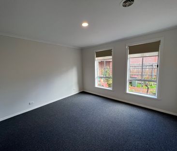 2/23 Ross Street, Niddrie VIC 3042 - Photo 4