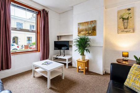 Room 3 - Photo 3