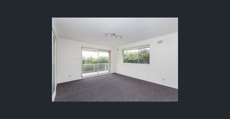 Light and bright 2 Bedroom apartment - Photo 4