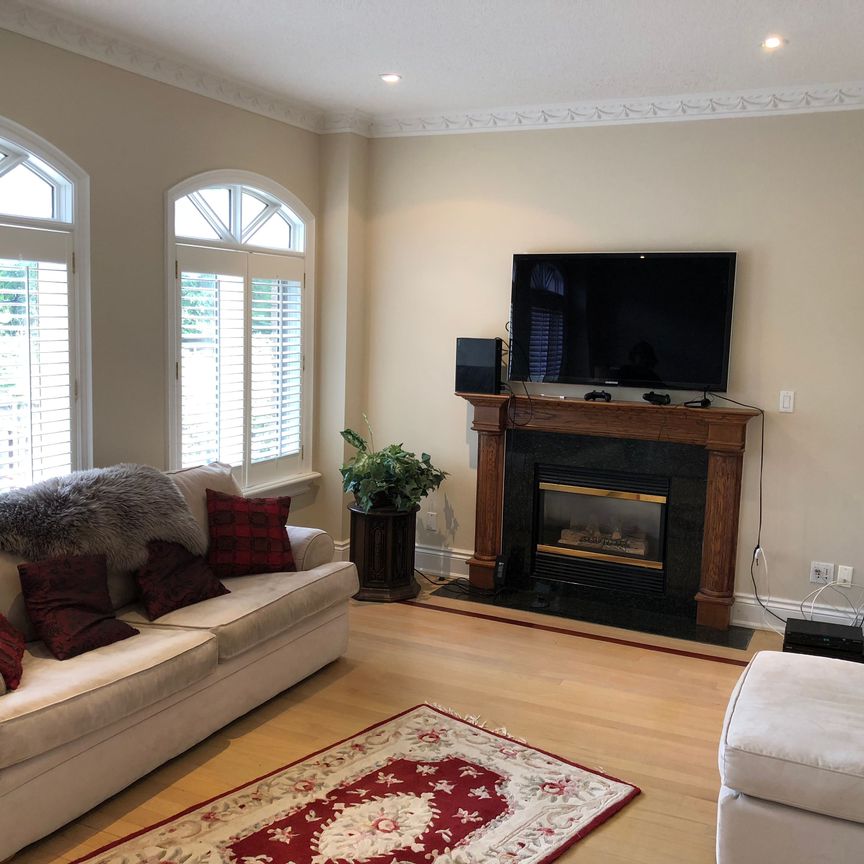 For Lease - 468 Douglas Avenue, Toronto, Ontario - Photo 1