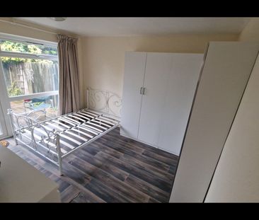 2 Bed Flat, Buckfast Close, LE5 - Photo 3