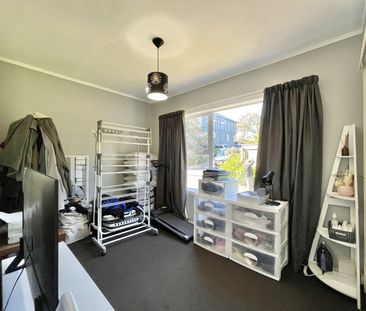 Tidy 2 bedroom Unit + Carpark - Newtown - Photo 2
