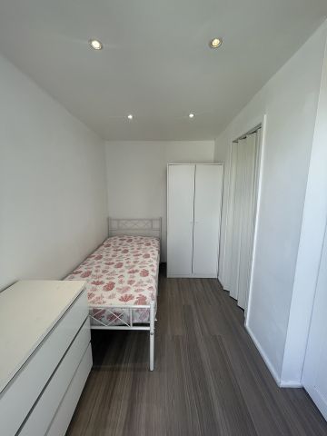 Studio Flat, Bennett Road, E13 - Photo 4