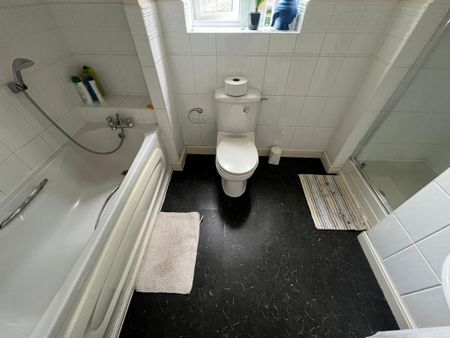 7 bedroom detached house to rent - Photo 5