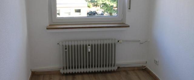 Ihr neues Zuhause in guter Lage! 3-Zimmer-Wohnung mit Südbalkon - Photo 1