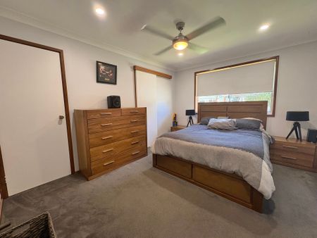 Updated 3 Bedroom Home on Large Block - Photo 3