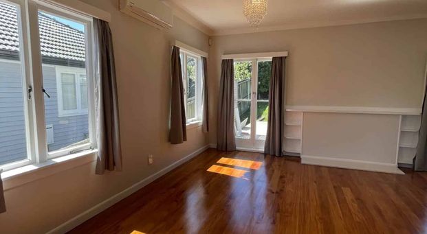 Newly Renovated Three-Bedroom - Mt Wellington - Photo 1