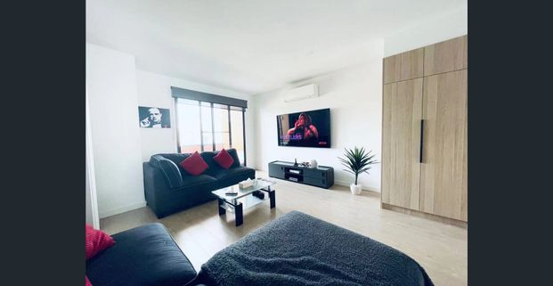 Fully furnished modern Luxury Living in Tribecca Village Coastal! - Photo 1