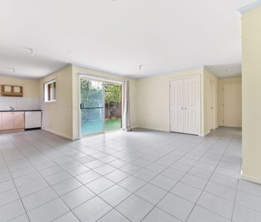 MODERN & SPACIOUS TWO-BEDROOM UNIT IN PRIME OAKLEIGH EAST LOCATION - Photo 5