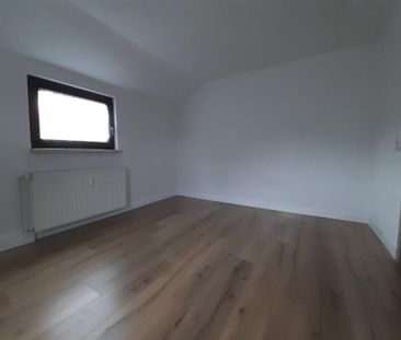 SCHÖNE 2-RAUM-WOHNUNG MIT EBK IN LUNZENAU ZU VERMIETEN! - Photo 1