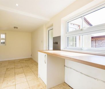 3 bedroom detached house to rent - Photo 6