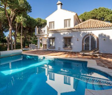 5 bedroom luxury Villa for rent in Marbella Del Este, Andalusia - Photo 6