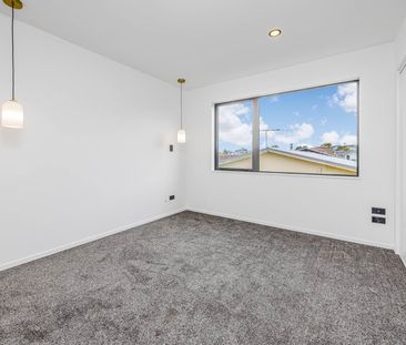 PAKURANGA, 2 BEDROOMS - Photo 1