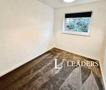 3 bedroom semi-detached house to rent - Photo 6