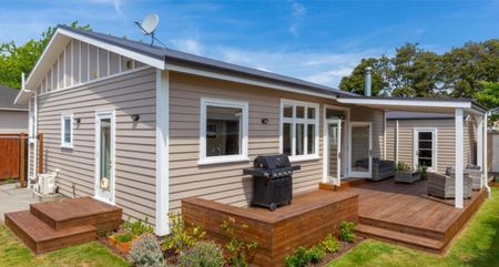 Stunning Renovated Three bedroom Villa - Photo 2