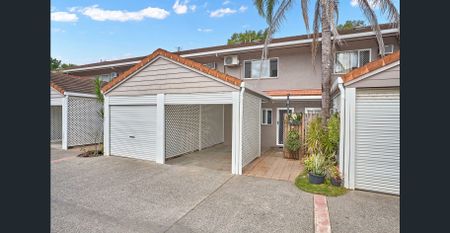 Fully Furnished Townhouse In A Convenient Location - Photo 3