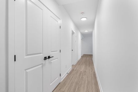 For Lease - 802 Ninaatik Place Unit# B, Blossom Park - Airport and Area, Ontario - Photo 2