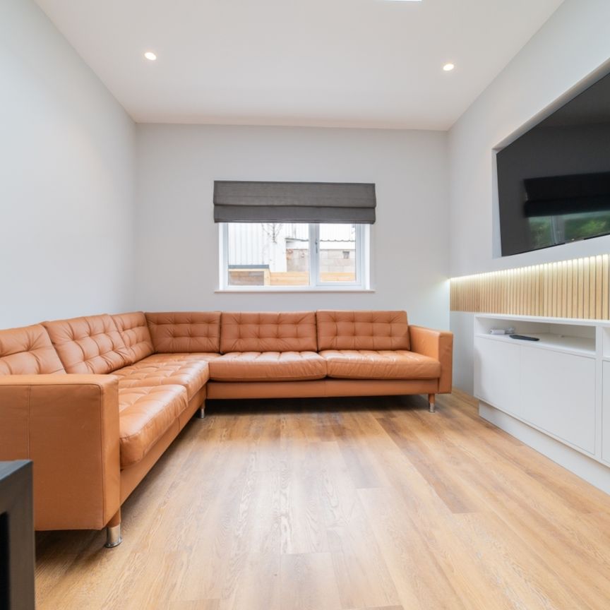 Llanbleddian Gardens, Cathays - Photo 1