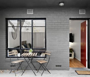 Elwood Living! - Photo 1