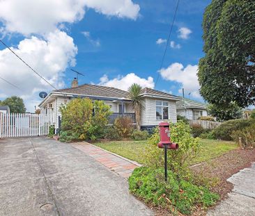 Wonderful Location, Perfect Family Home - Photo 4