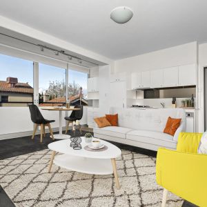 LUXURY BEACHSIDE LIVING - Photo 2