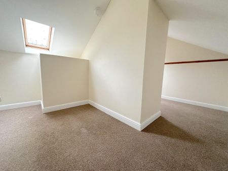 2 bedroom maisonette to rent - Photo 2