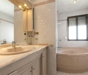 Plaza de Coímbra, Madrid, Community of Madrid 28025 - Photo 6