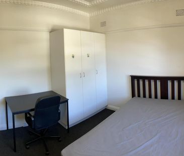 Kingsford - Photo 1