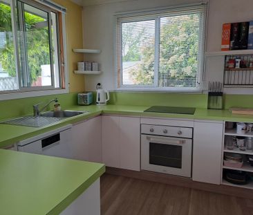 TWO BEDROOM CLYDE COTTAGE - Photo 6