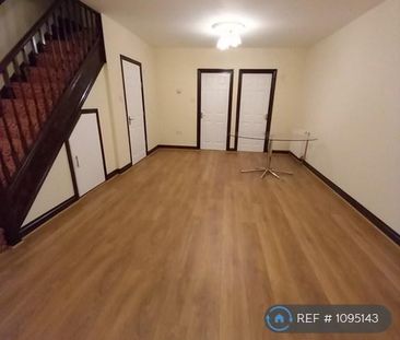 2 bedroom end of terrace house to rent - Photo 2