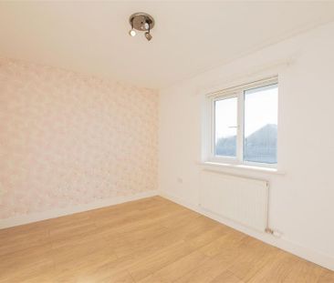 2 bedroom semi-detached house to rent - Photo 3