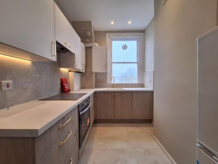 Westcroft Square, London W6 - Photo 3